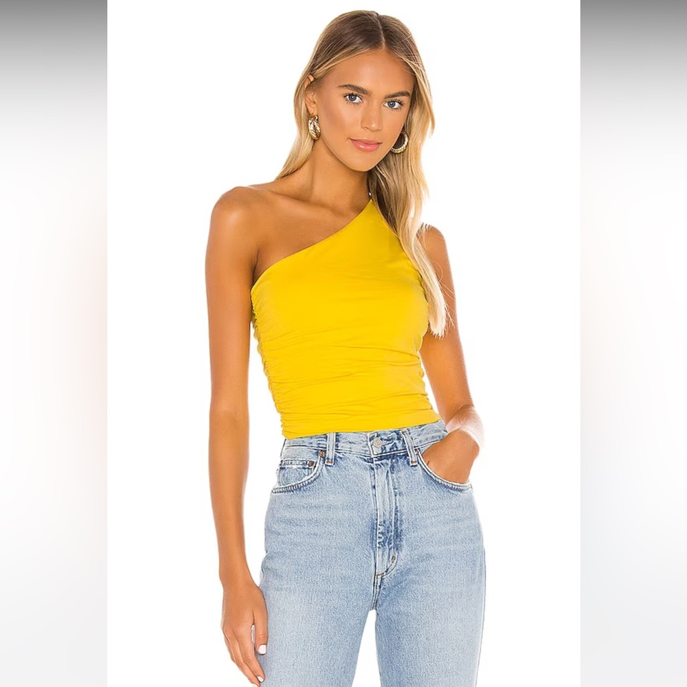 SUPERDOWN ANNA RUCHED TOP IN YELLOW ✨